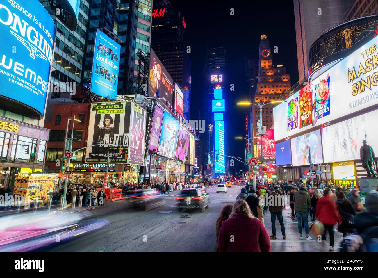 Times Square en la noche, Manhattan, Ciudad de Nueva York Foto de stock
