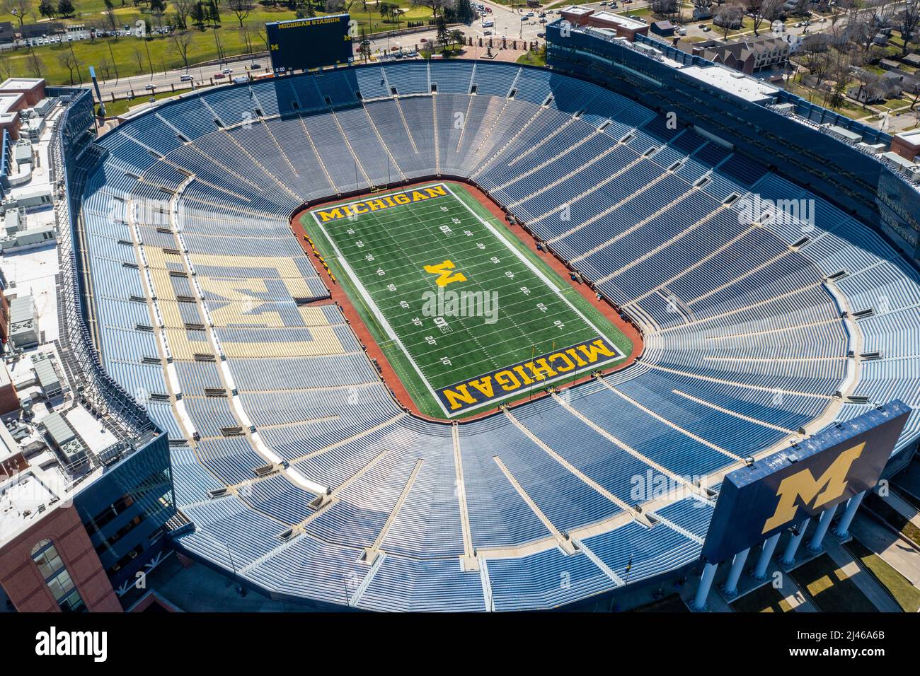 Michigan stadium fotografías e imágenes de alta resolución - Alamy