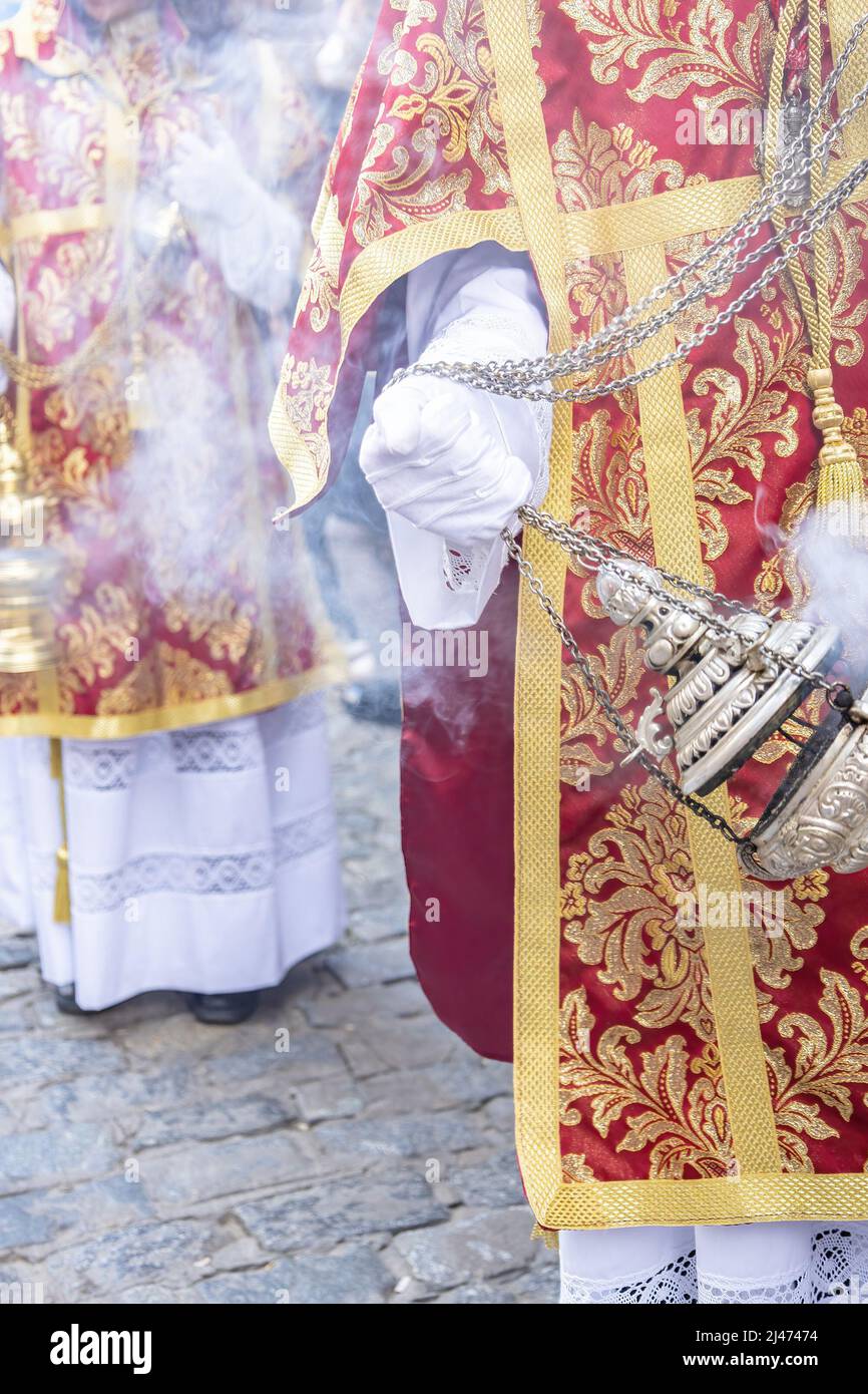 Incensario de plata o alpaca para quemar incienso en semana santa,  Andalucía, España Fotografía de stock - Alamy