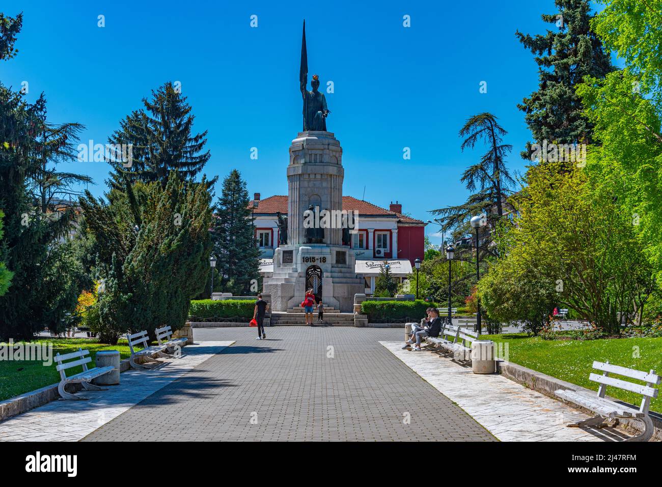 Veliko Tarnovo, Bulgaria, 9 de mayo de 2021: Monumento de la Madre Bulgaria en Veliko Tarnovo Foto de stock