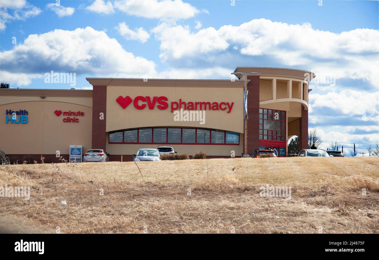 CVS Farmacia con césped a lo largo de la carretera 55. Plymouth Minnesota MN Estados Unidos Foto de stock