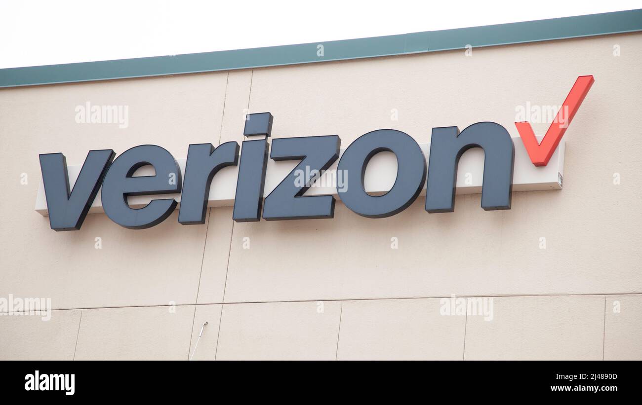 Tienda Verizon que se ocupa de ventas y servicio de teléfonos celulares. St Paul Minnesota MN EE.UU Foto de stock