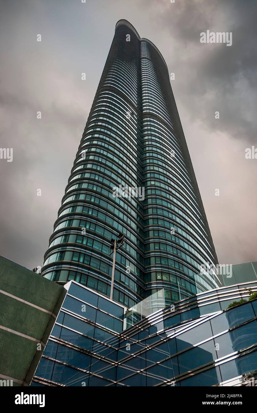 Highcliff, de 75 pisos, es el bloque de apartamentos residenciales más alto de Hong Kong. Happy Valley, Isla de Hong Kong, 2007 Foto de stock