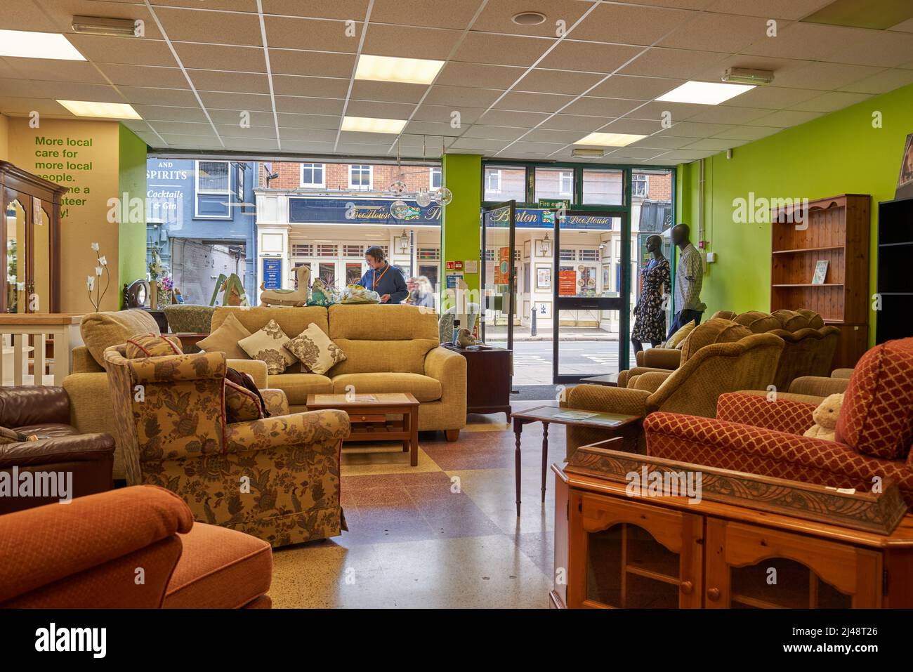 Tienda De Muebles De Segunda Mano Fotos e Imágenes de stock - Alamy