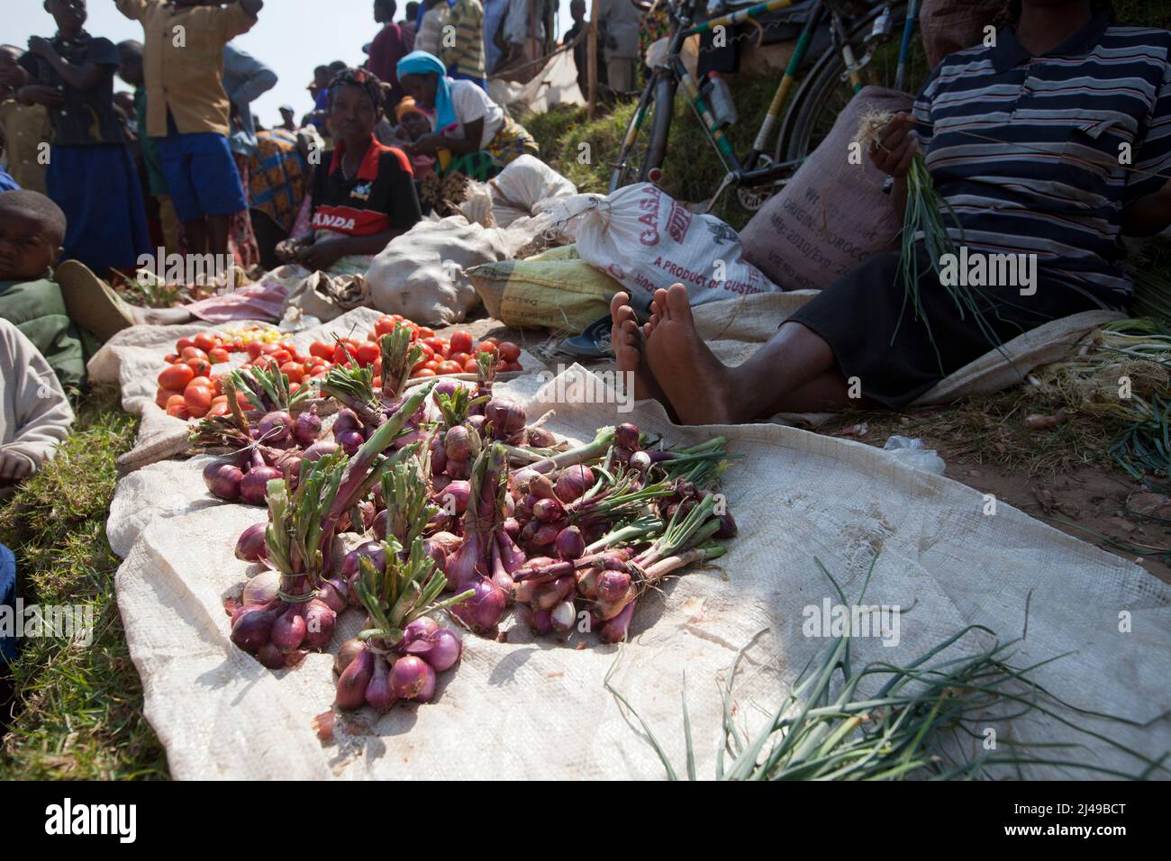 Bushoka mercado de la aldea, Gasiza célula, Kivuruga sector, Gakenke disrict. Fotografía de Mike Goldwater Foto de stock