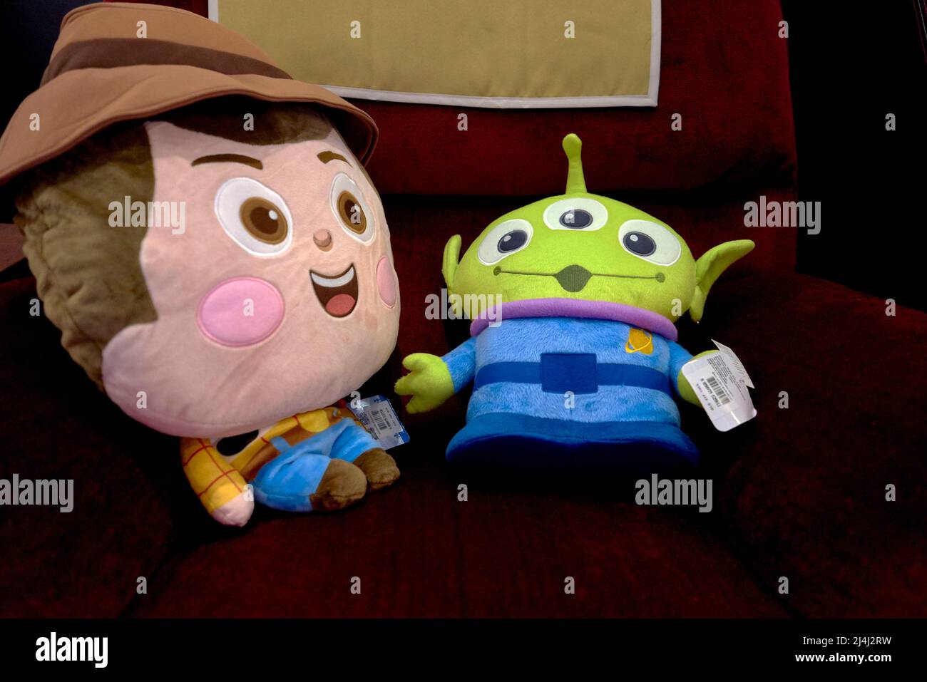 Venta de muñecas de personajes de Toy Story Foto de stock