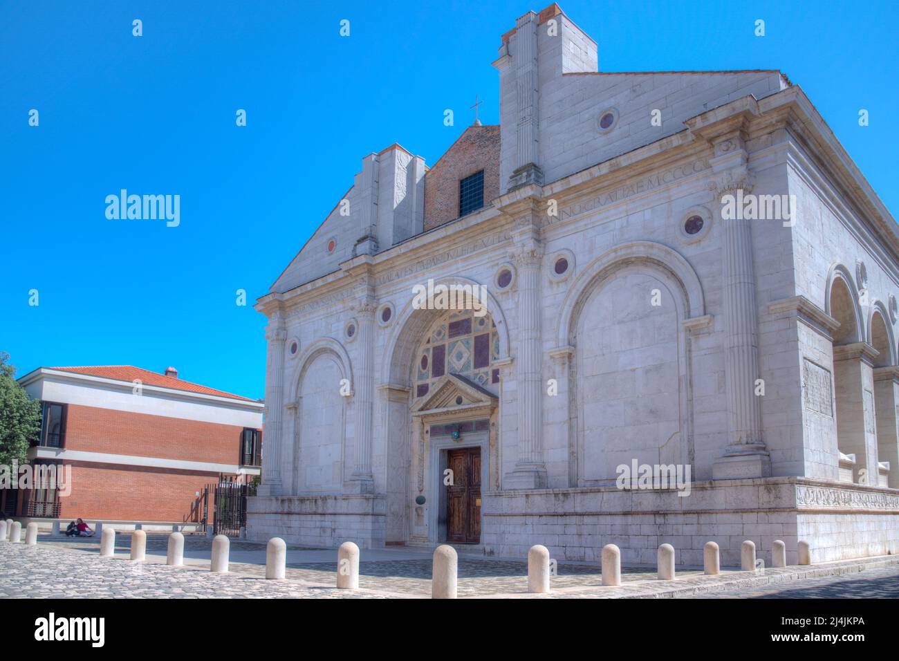 El Tempio Malatestiano (templo italiano de Malatesta) es la iglesia de la catedral de Rimini, Italia. Foto de stock