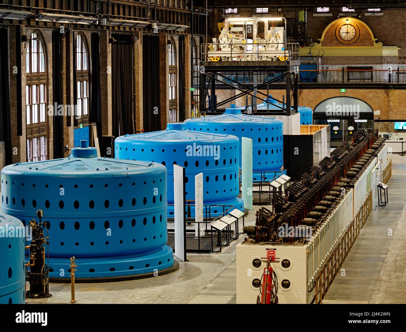 Canadá, Ontario, Cataratas del Niágara, el interior de la primera central hidroeléctrica principal en las Cataratas del Niágara, completada en 1905, es ahora un museo interactivo Foto de stock