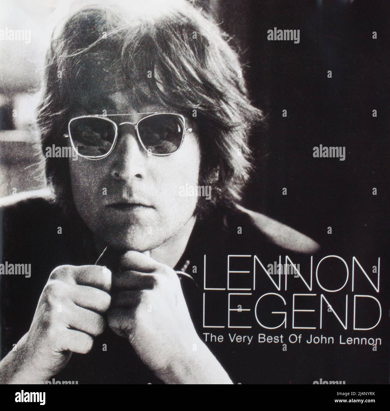 La portada del álbum de CD de Lennon Legend, el mejor de John Lennon  Fotografía de stock - Alamy