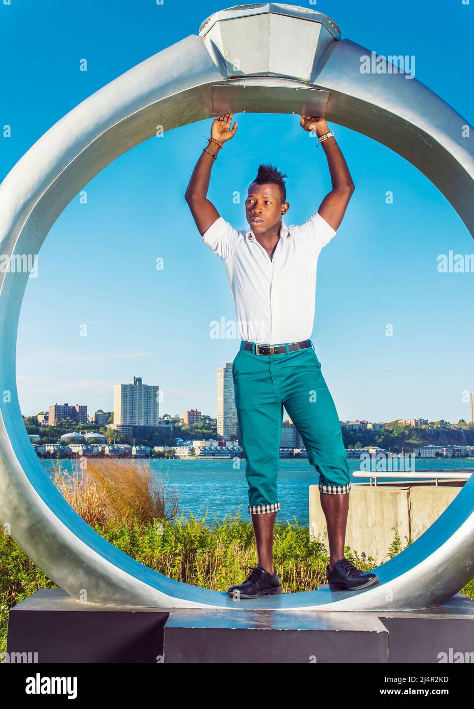 Cómo combinar un pantalón verde para hombre - Blog Moda Hombre