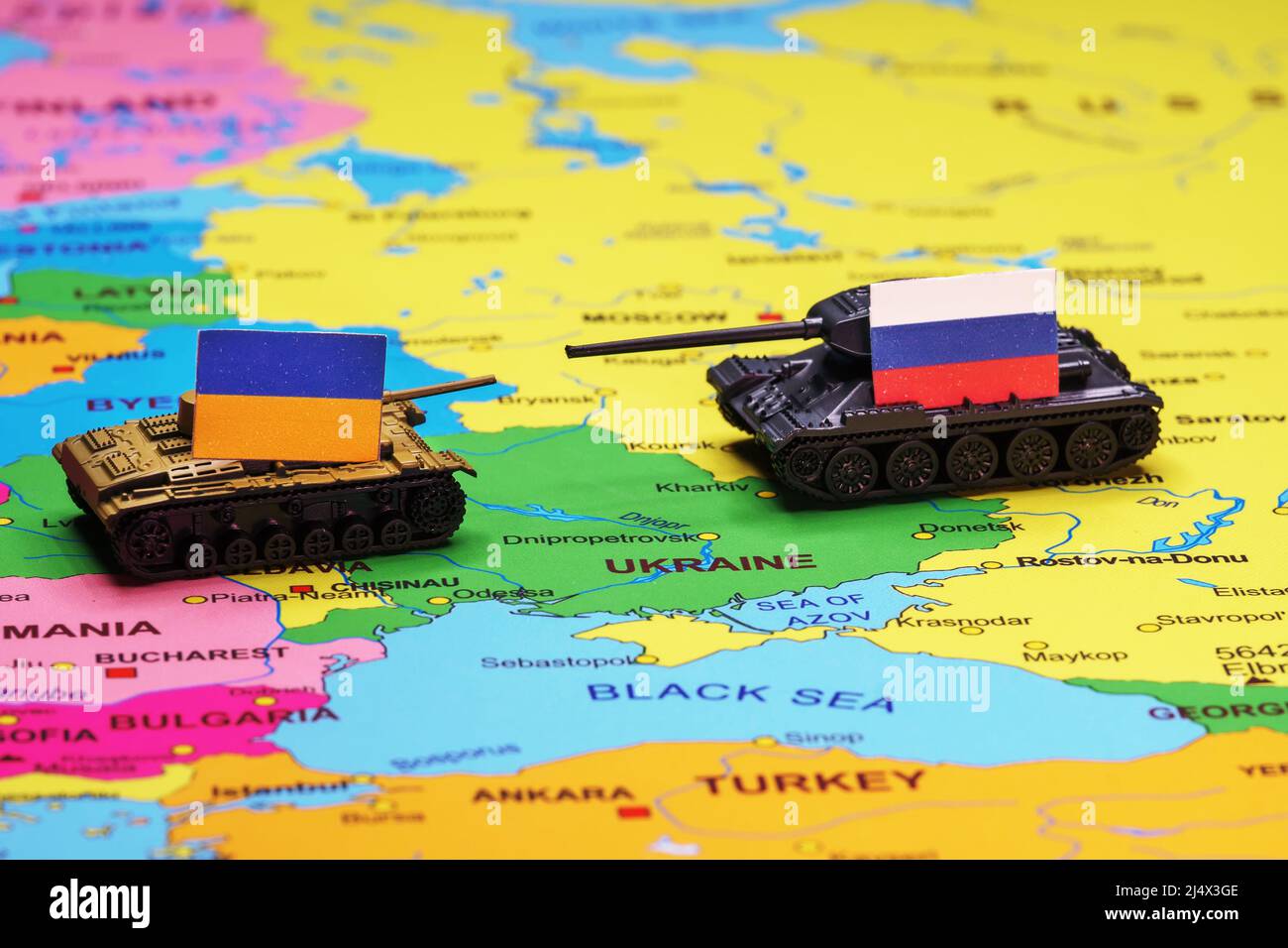 Conflicto armado entre Rusia y Ucrania en el mapa de Europa. Foto de stock