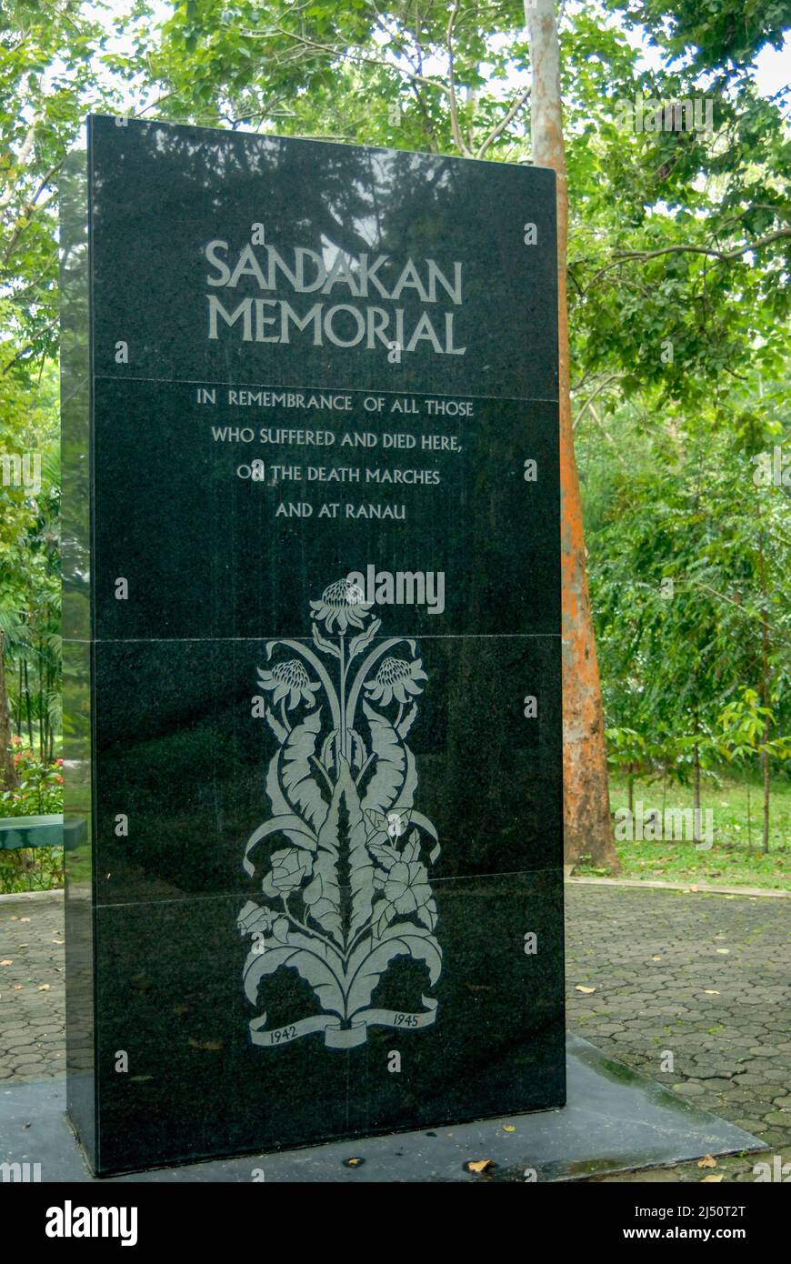 Monumento a aquellos que murieron en las Marchas de Muerte Sandakan durante la Guerra Mundial de 2. Foto de stock
