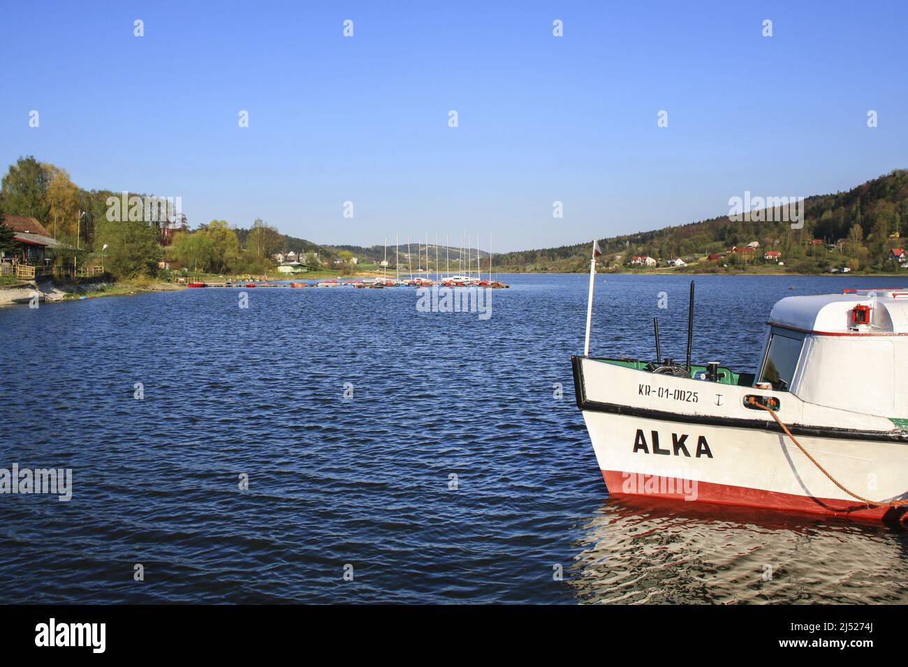 Un barco llamado Alka en el Roznowskie Foto de stock