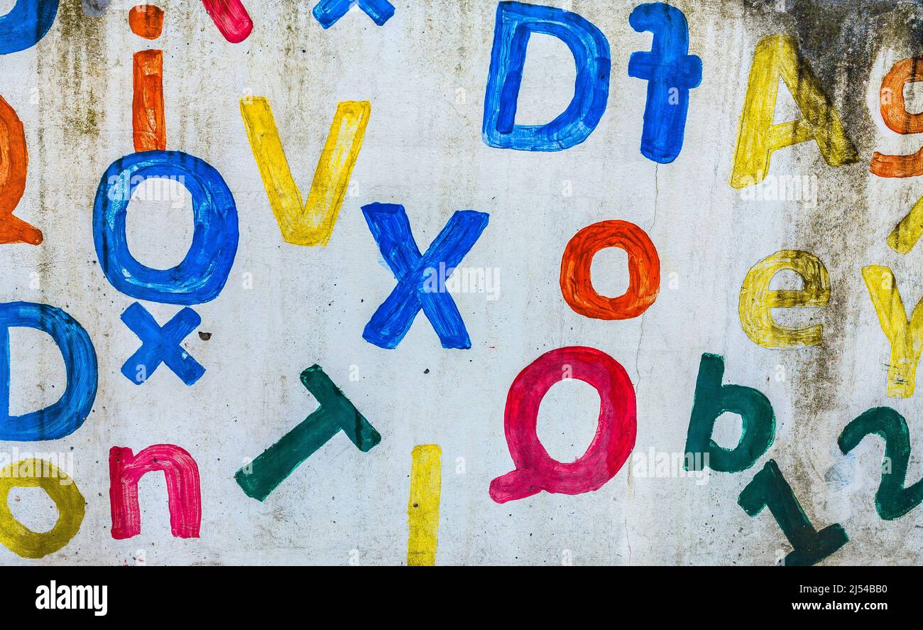 Letras y números pintados en un muro , Austria Foto de stock