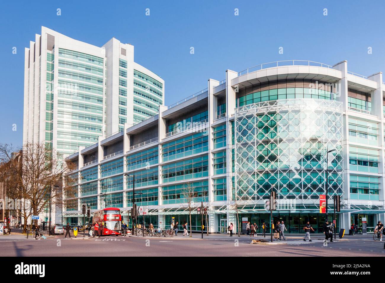 University College Hospital (UCH) en Euston Road, Londres, Reino Unido Foto de stock