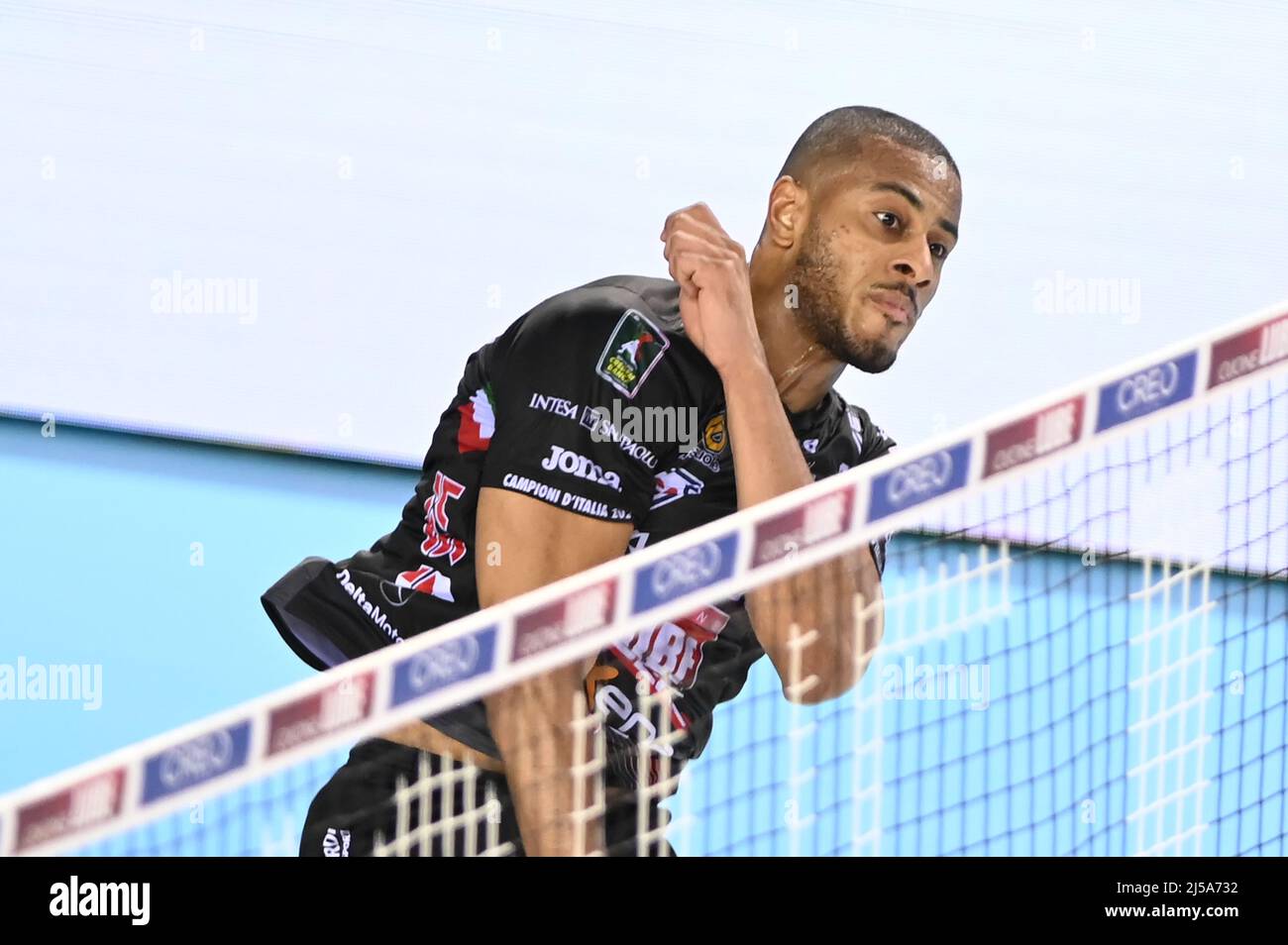 21 de abril de 2022, Civitanova Marche, Italia: Civitanova Marche, Italia,  Foro Eurosuole, 21 de abril de 2022, Ricardo Lucarelli Santos De Souza #8  (Cucine Lube Civitanova) Durante el Juego Off -