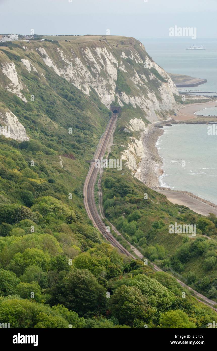Küste England-Dover liegt an der engsten Stelle des Ärmelkanals zwischen Großbritannien und dem europäischen Festland Foto de stock