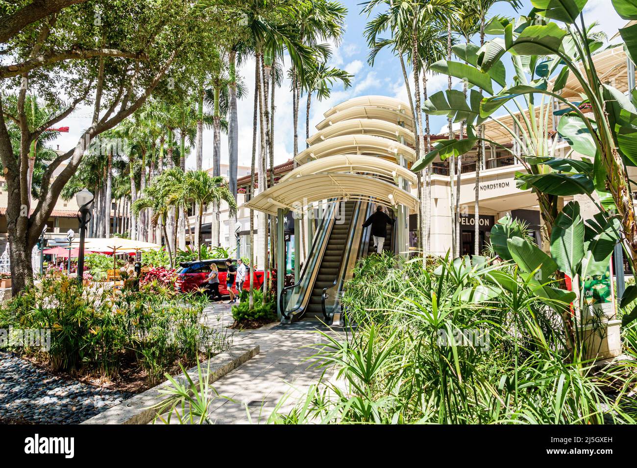 Miami Florida Coral Gables Shops en el exclusivo centro comercial al aire libre Merrick Park Foto de stock