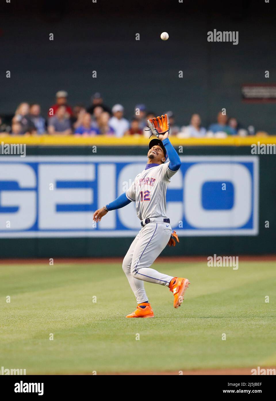 X 上的 Mets de Nueva York：「.@Lindor12BC estrenando su esplendoroso uniforme  de azul y naranja. 🔹🔸🔹 #LosMets