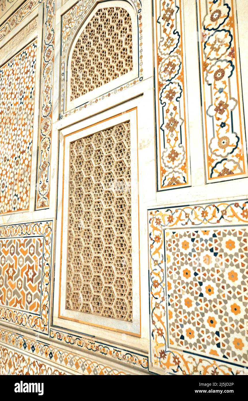 Detalle decorativo de la Tumba de Itimad-ud-Daulah Foto de stock