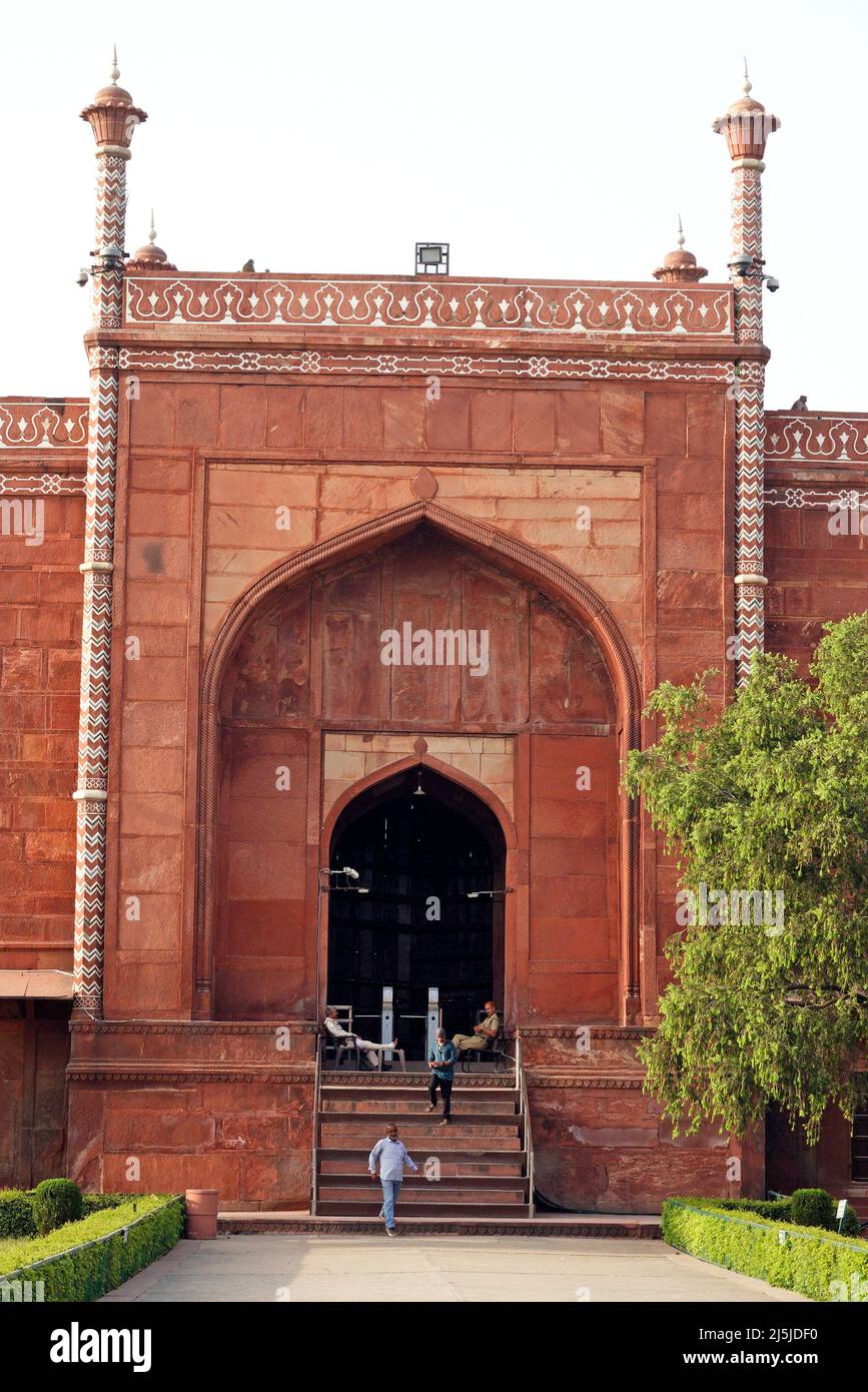 La entrada principal (puerta de entrada) al Taj Mahal Foto de stock