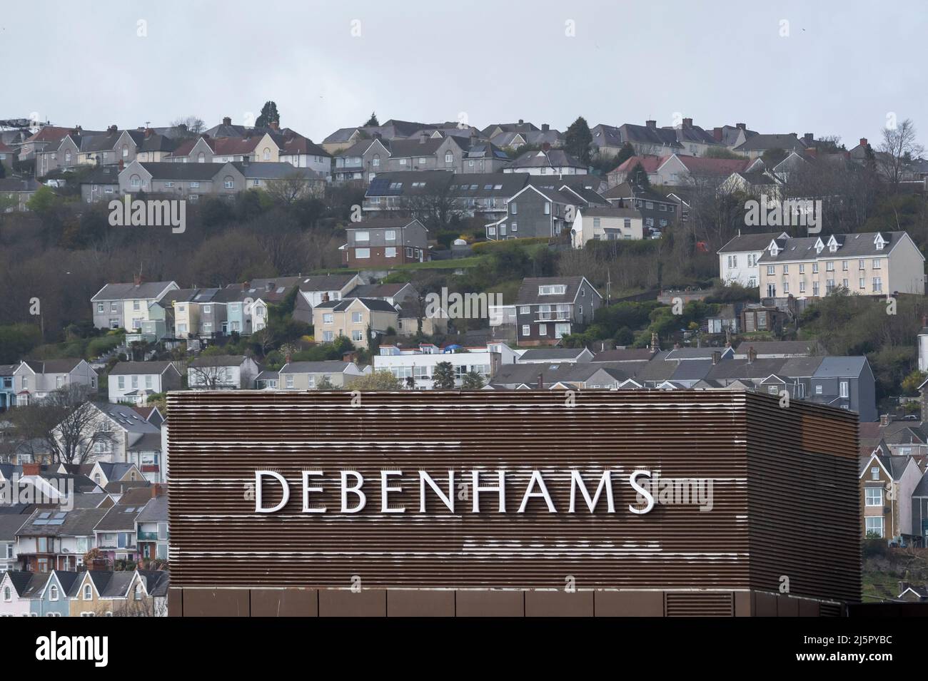 Un primer plano de un letrero de la tienda Debenhams en Swansea, Gales. Foto de stock