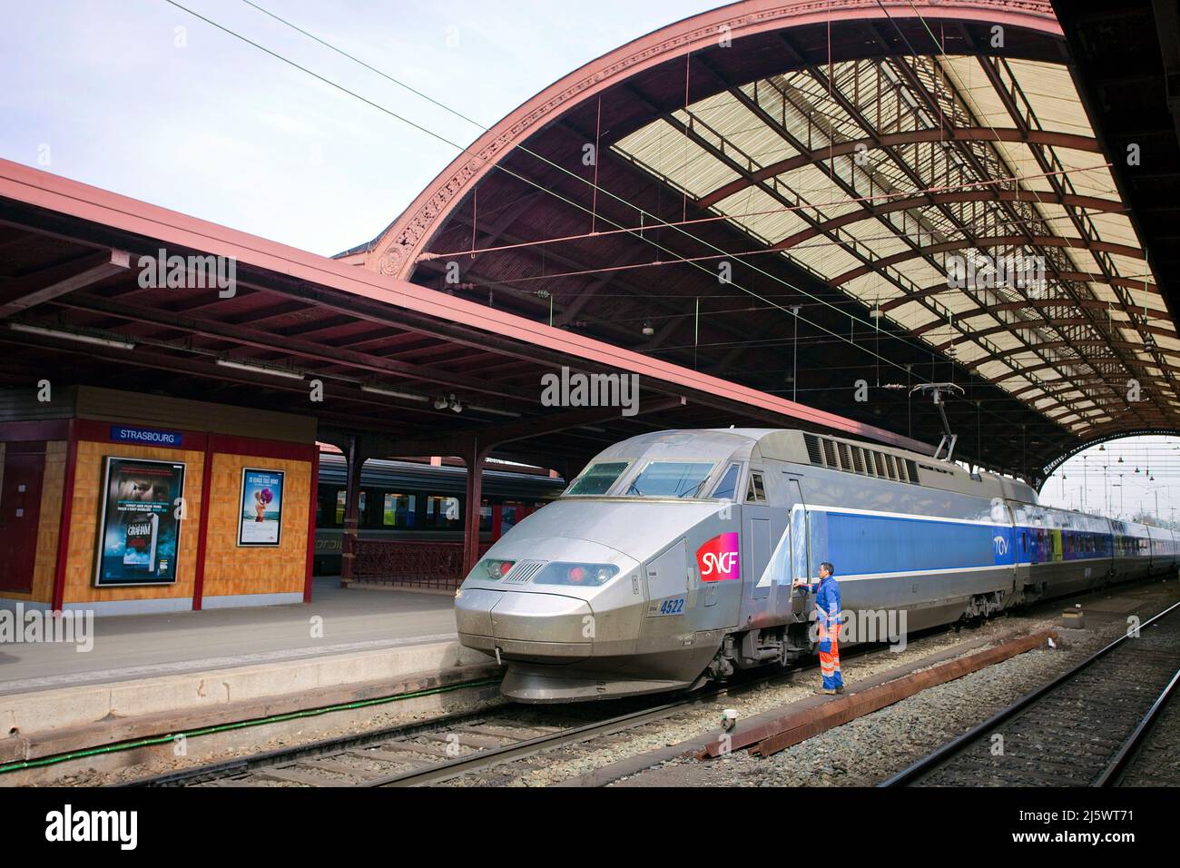 TGV, tren de alta velocidad francés, estación de tren, Estrasburgo, Alsacia, Francia, Europa Foto de stock