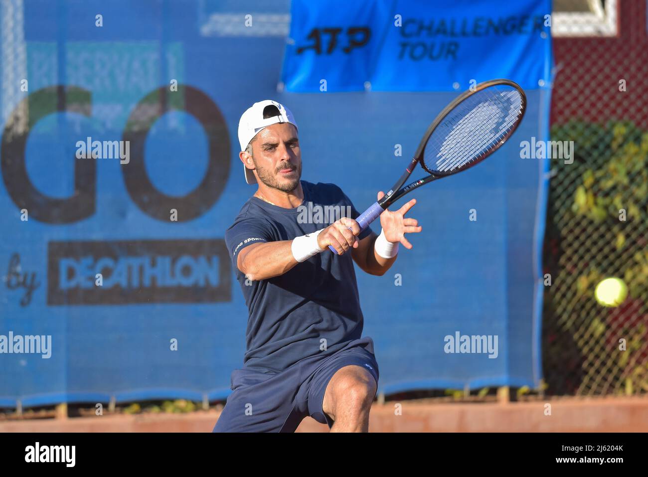 26 de abril de 2022, Roma, Italia: Thomas Fabbiano (ITA) durante la ronda  de torneos de tenis ATP Challenger Roma Open de 32 en el Club de Tenis  Jardín el 26 de