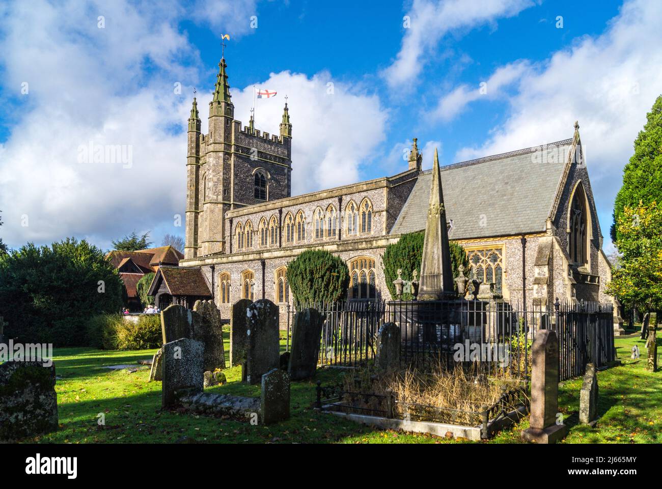 Iglesia de Santa María y Todos los Santos, Beaconsfield, Buckinghamshire, Inglaterra Foto de stock