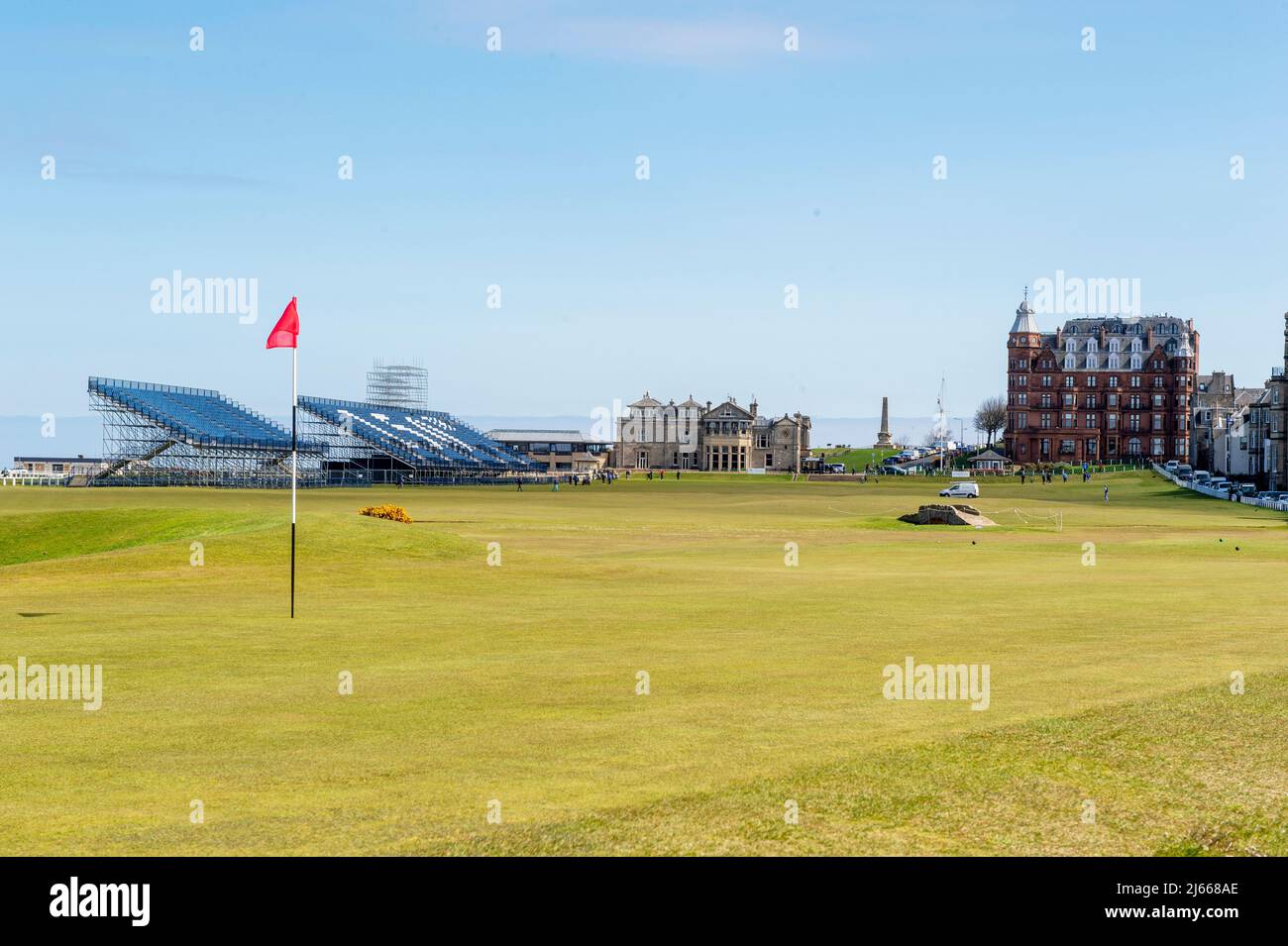 Una vista del famoso 17th Road Hole en el Old Course, en el club de golf Royal and Ancient, St Andrews Scotland. Foto de stock