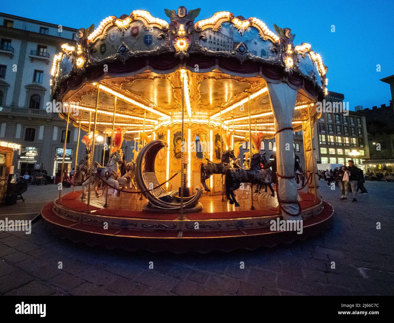 Karussell, Piazza della Repubblica, Nachtaufnahme, Florenz, Firenze, Toskana, Italien Foto de stock