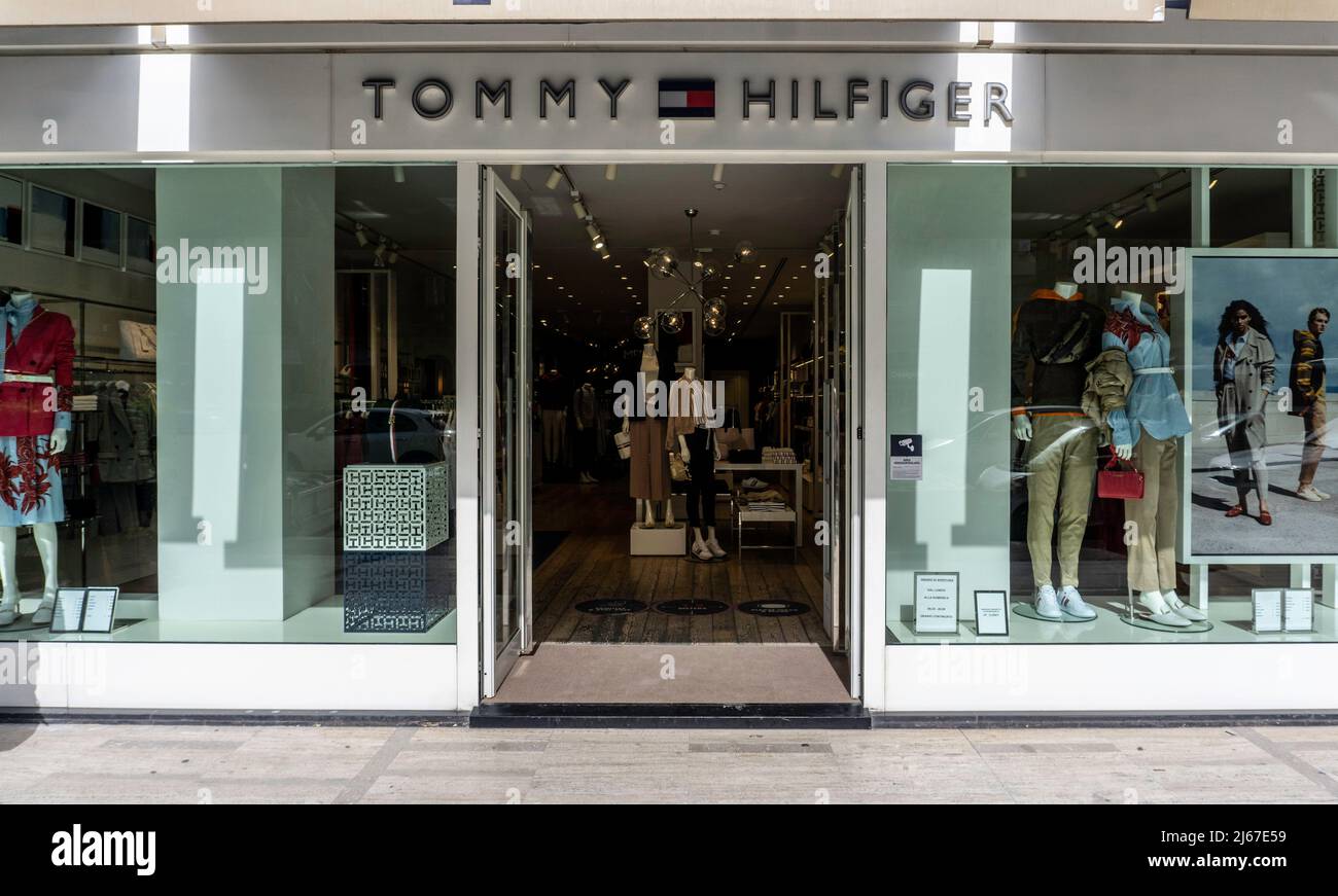 tiendas tommy cerca de mí