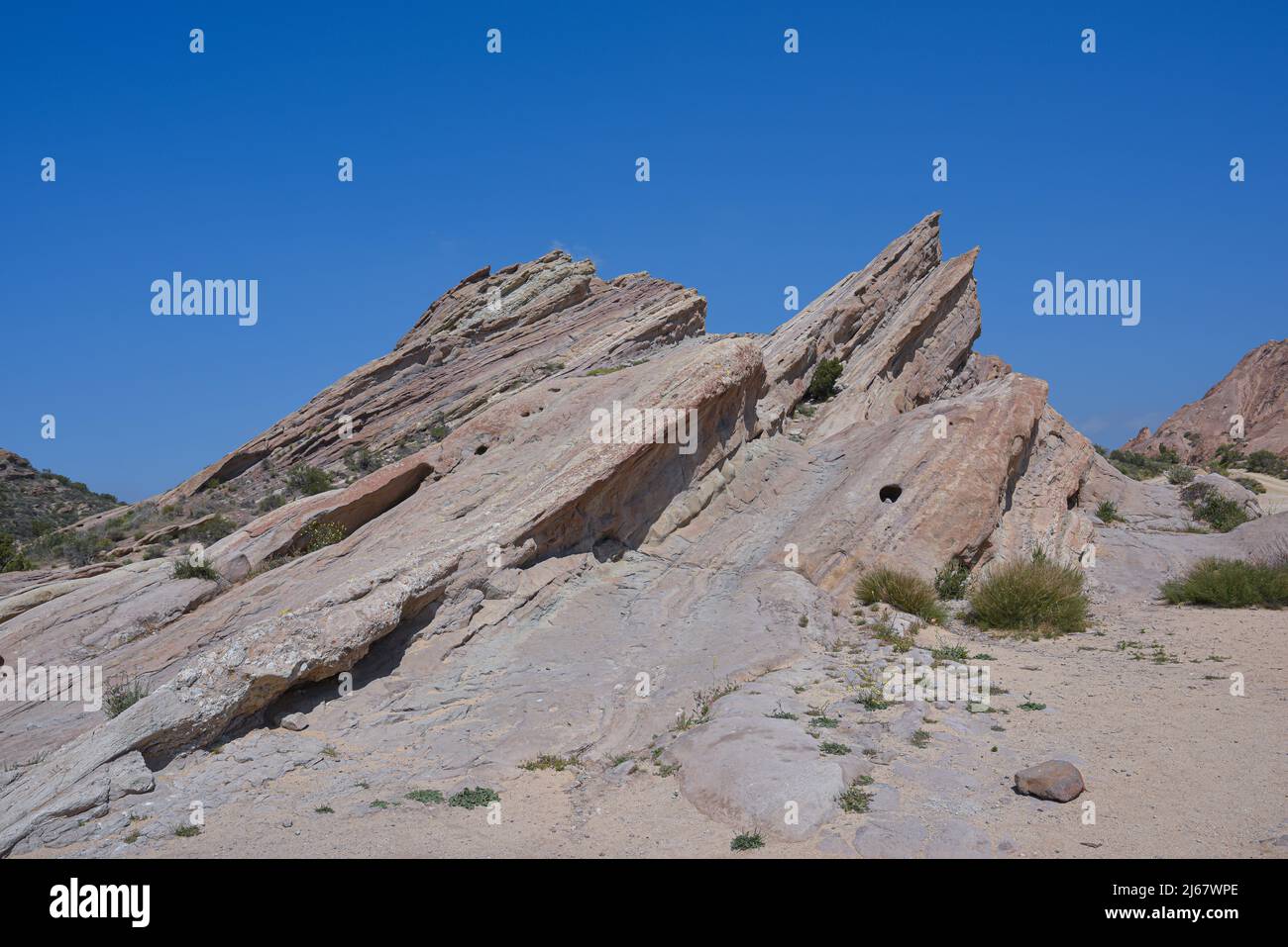 Cómo se hacen las montañas por colisión de placas tectónicas, las líneas de  falla del terremoto de geología, dónde buscar petróleo, cómo encontrar  petróleo Fotografía de stock - Alamy