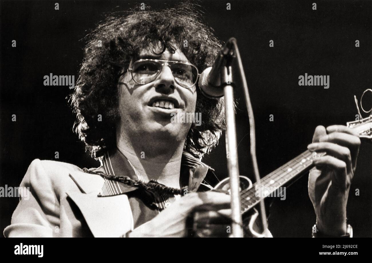David Bromberg en concierto con su banda el 20 de agosto de 1977 en el Dr. Pepper Central Park Music Festival. Mamhattan, Nueva York. Foto de stock