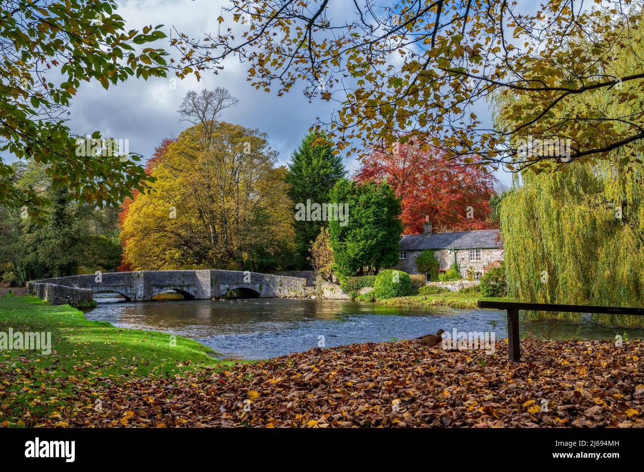 Sheepwash Bridge cruzando el río Wye en AshfordintheWater, Peak