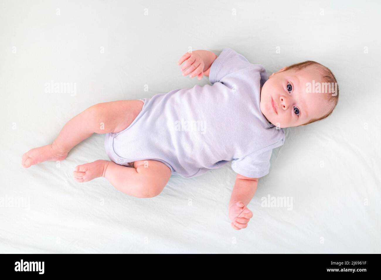 Bebé de 3 meses fotografías e imágenes de alta resolución - Alamy