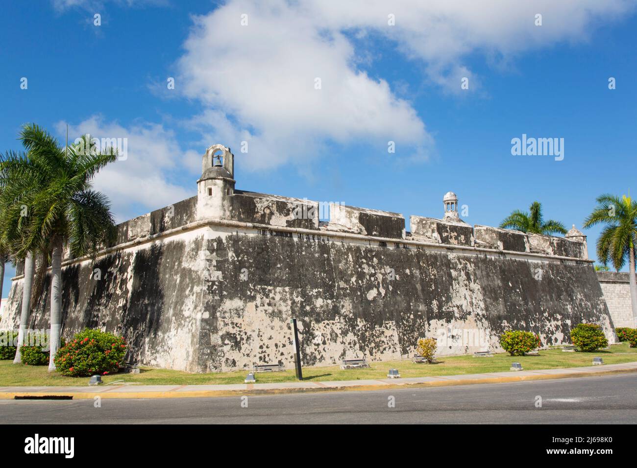 Muralla Colonial fortificada, Casco Antiguo, Patrimonio de la Humanidad de la UNESCO, San Francisco de Campeche, Estado de Campeche, México Foto de stock
