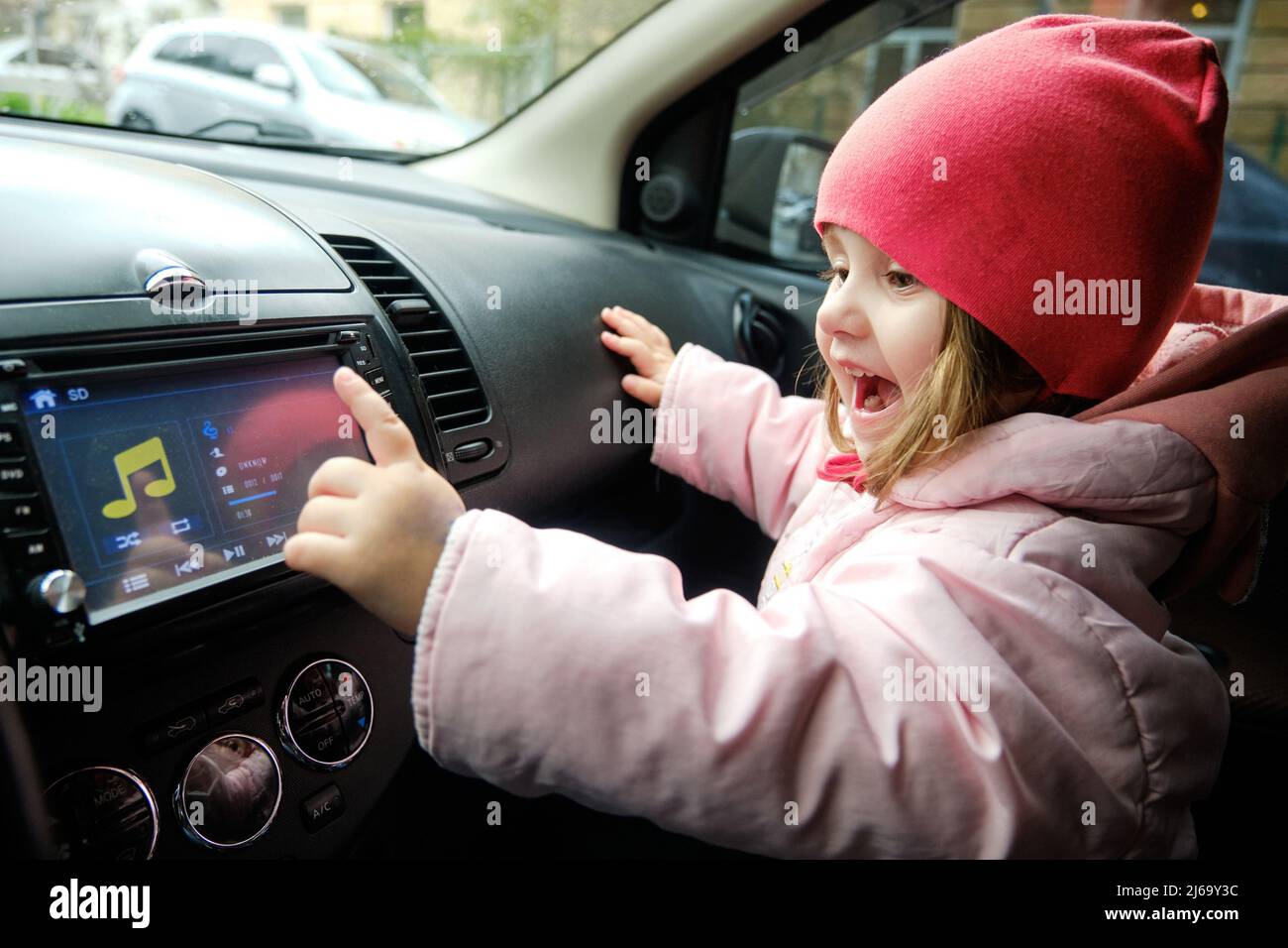 Escuchas mal la radio y música en el coche? Es hora de cambiar de
