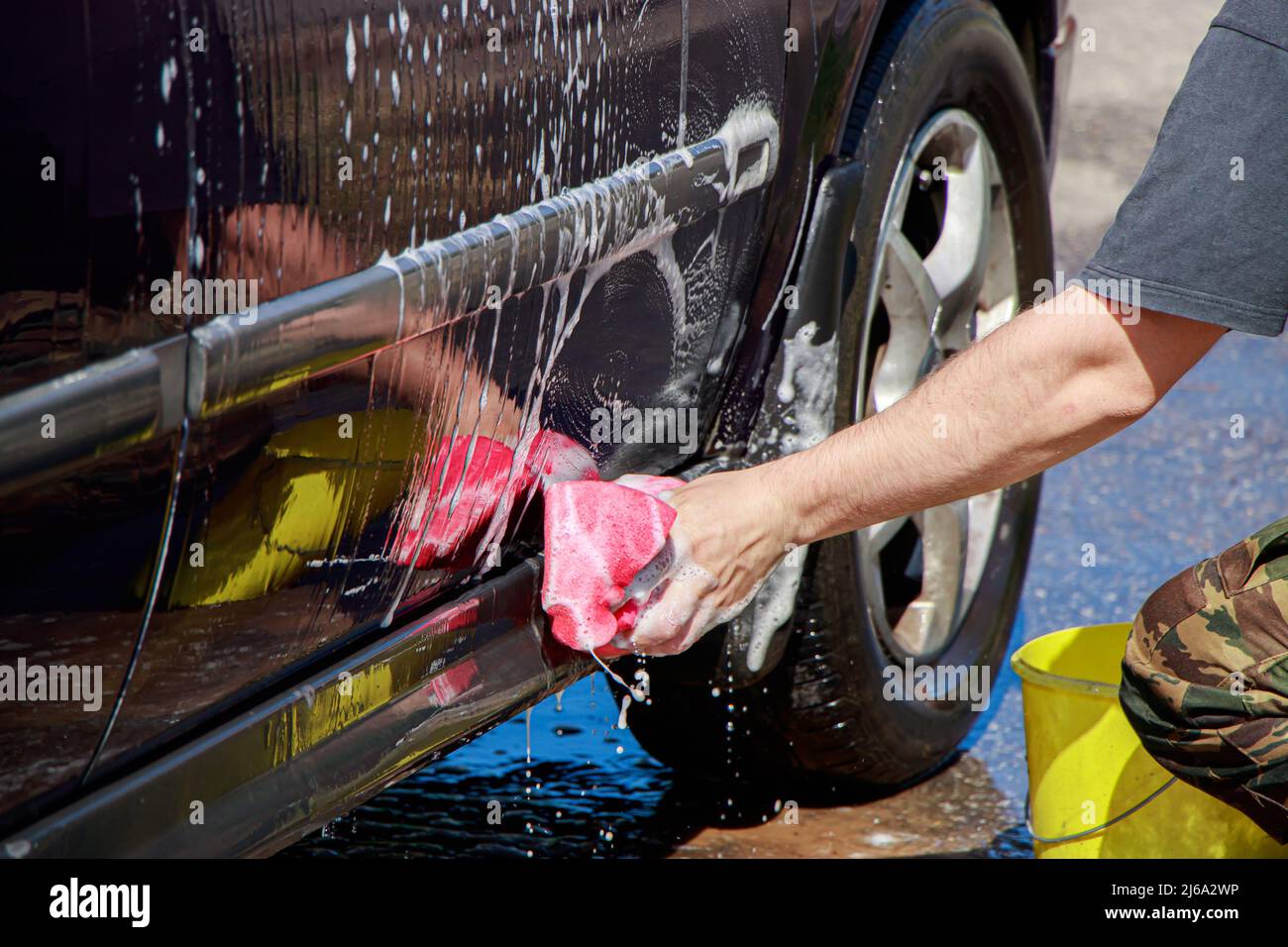 Miami Florida,lavado de coches,hombre hispano hombres adultos masculinos, limpieza,coche,automóvil,auto,vehículo,vehículo,trabajo,trabajo,trabajo,trabajo,empleado  trabajador Fotografía de stock - Alamy