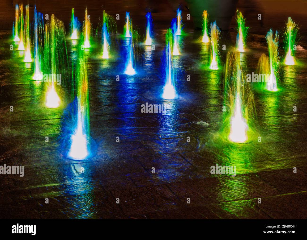 Fuente de agua luces iluminadas fotografías e imágenes alta resolución Alamy