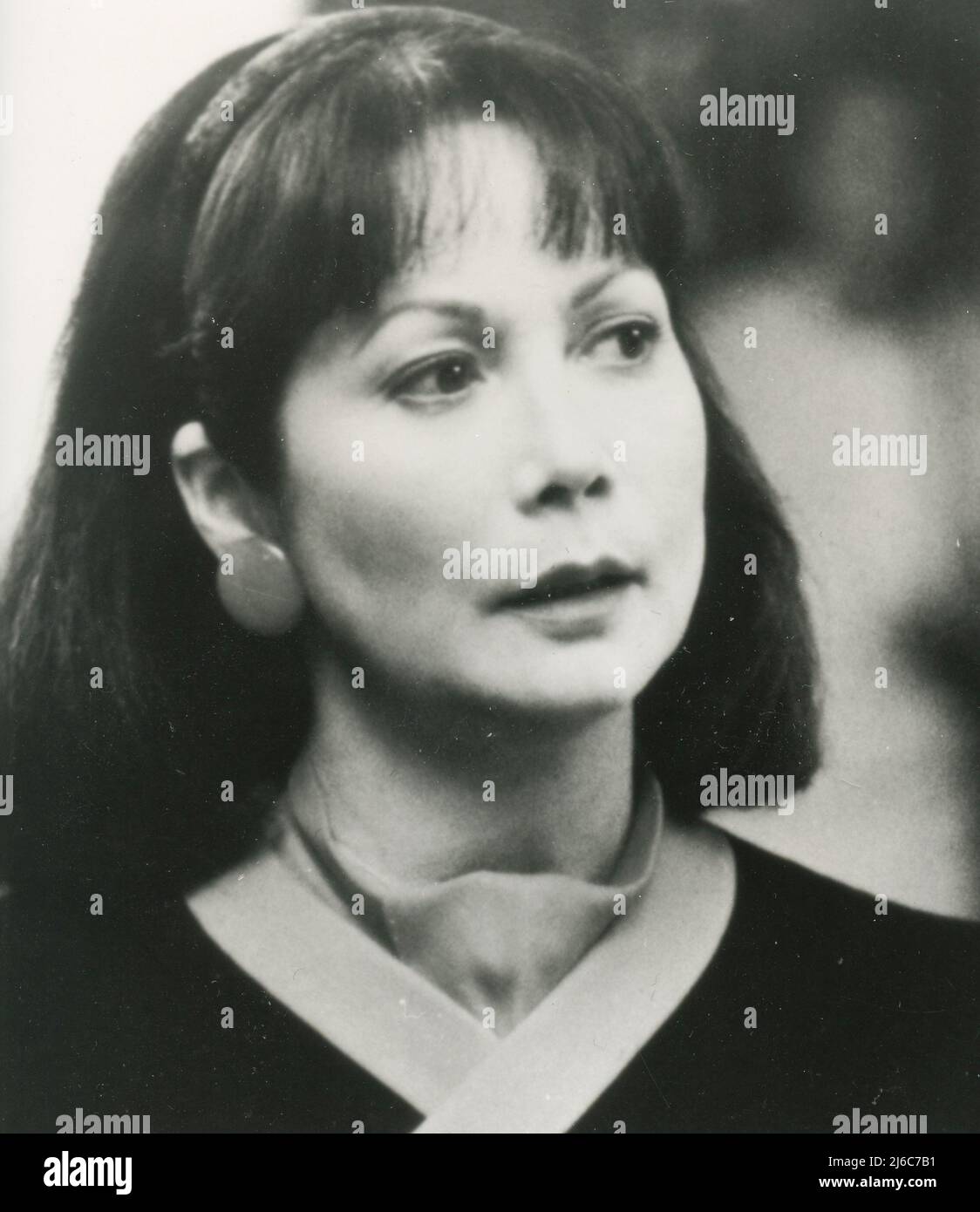 La actriz china-americana Nancy Kwan en la película Dragon: The Bruce Lee Story, USA 1993 Foto de stock