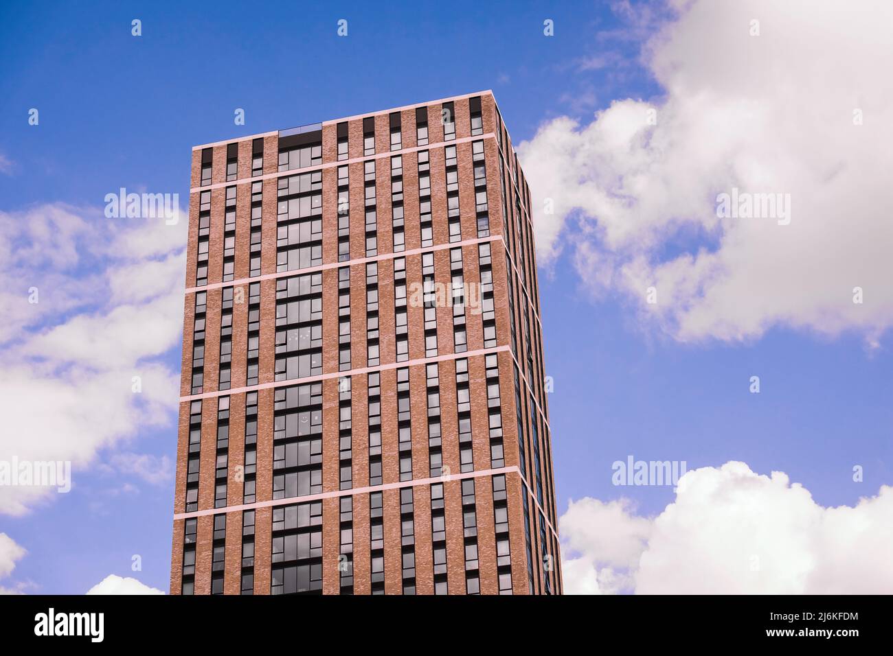 Londres- Abril 2022: Edificios residenciales de apartamentos Clayworks en North Acton, al oeste de Londres Foto de stock