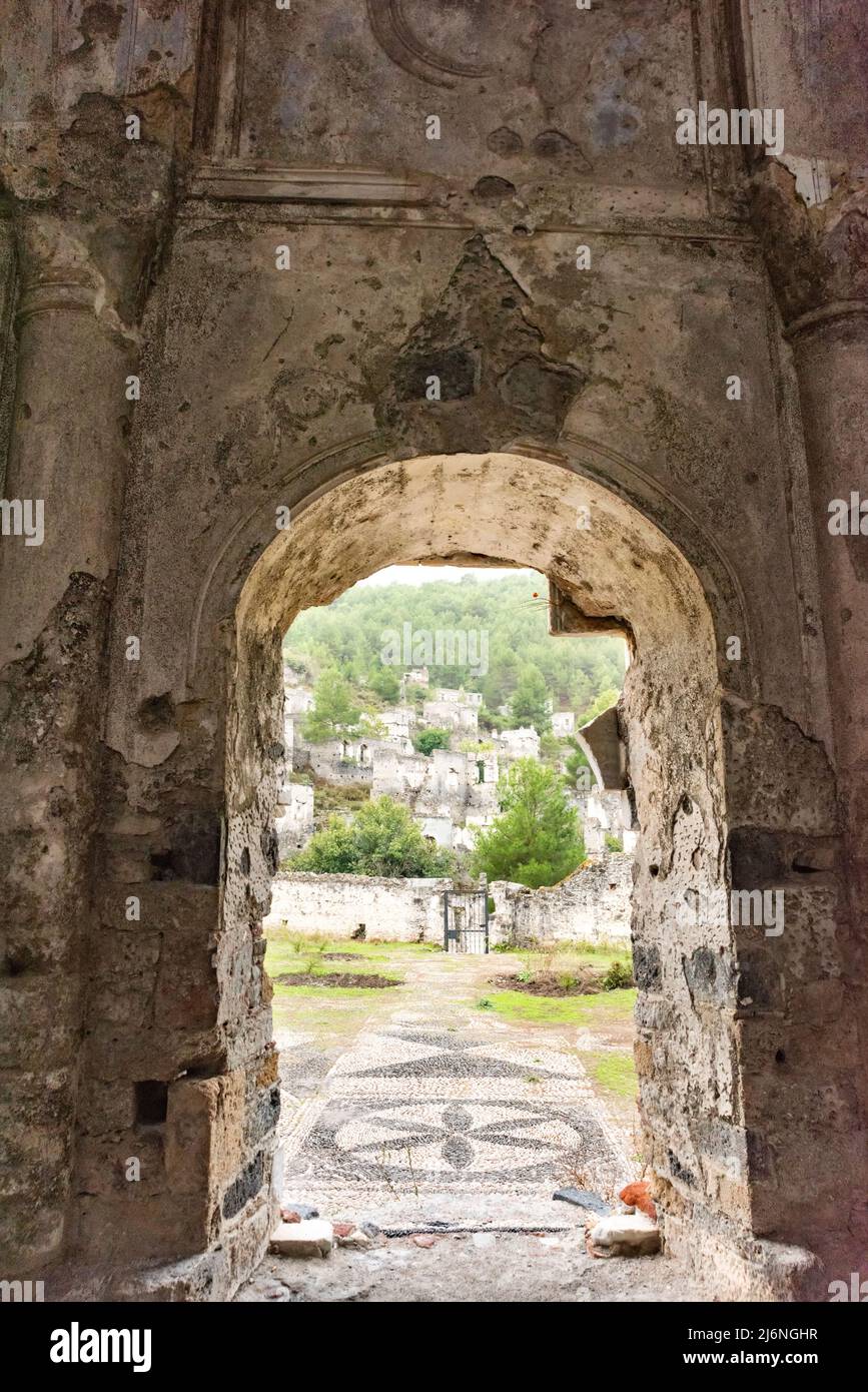 Abandonada antigua aldea griega Kayakoy, Fethiye, Turquía Foto de stock