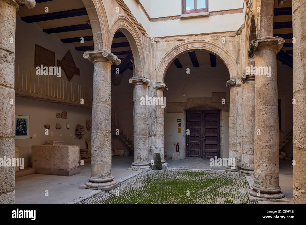 El Museo Almudín (l'Almodí) en el centro de la ciudad de Játiva