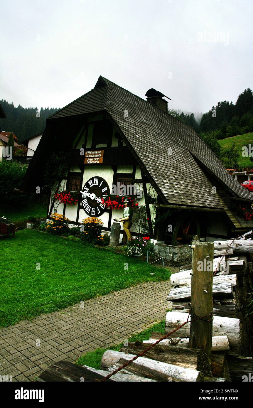 imagen Cuerda para El reloj de cuco más grande del mundo, Schonach en la Selva Negra, Alemania  Fotografía de stock - Alamy
