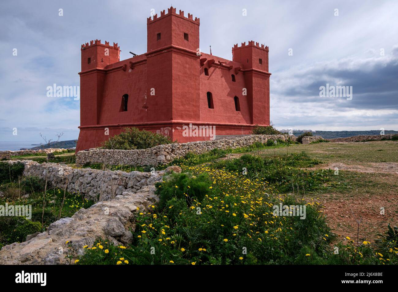 La Torre Roja (Torre de San Agatha), Mellieha, Malta Foto de stock