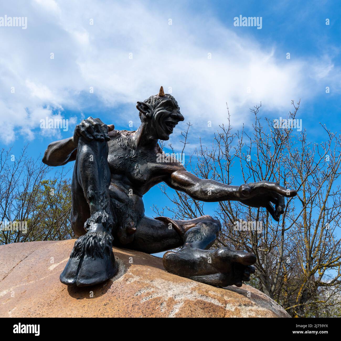 Estatua del diablo fotografías e imágenes de alta resolución - Alamy
