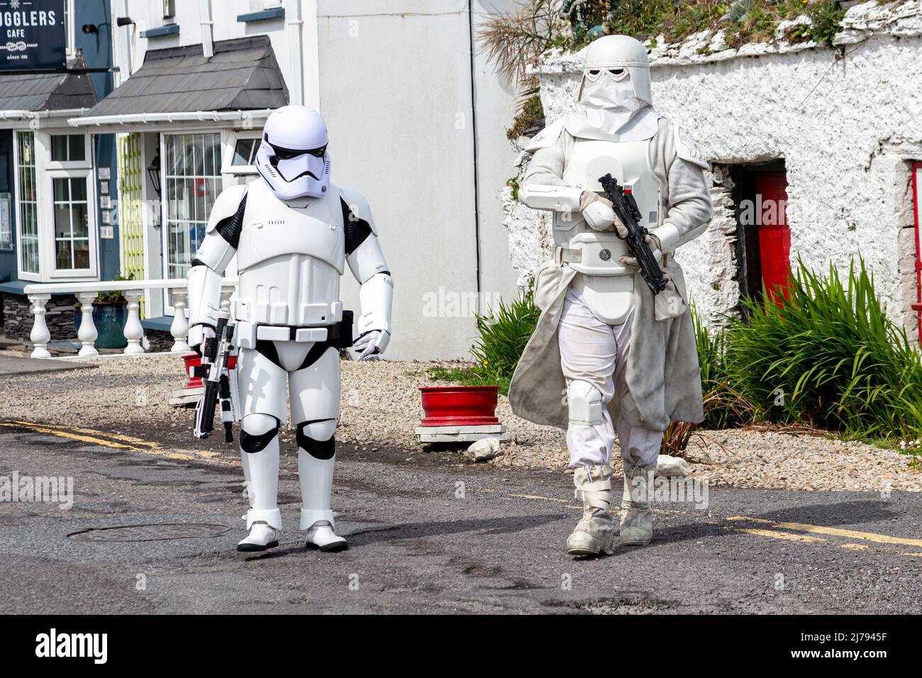 Personajes de Star Wars en mayo del 4th Festival en Portmagee, Condado de Kerry Irlanda Foto de stock