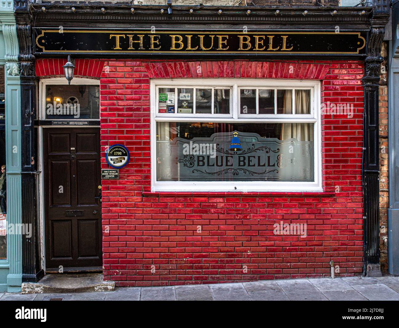 Exterior de la Blue Bell pub, York, Inglaterra Foto de stock