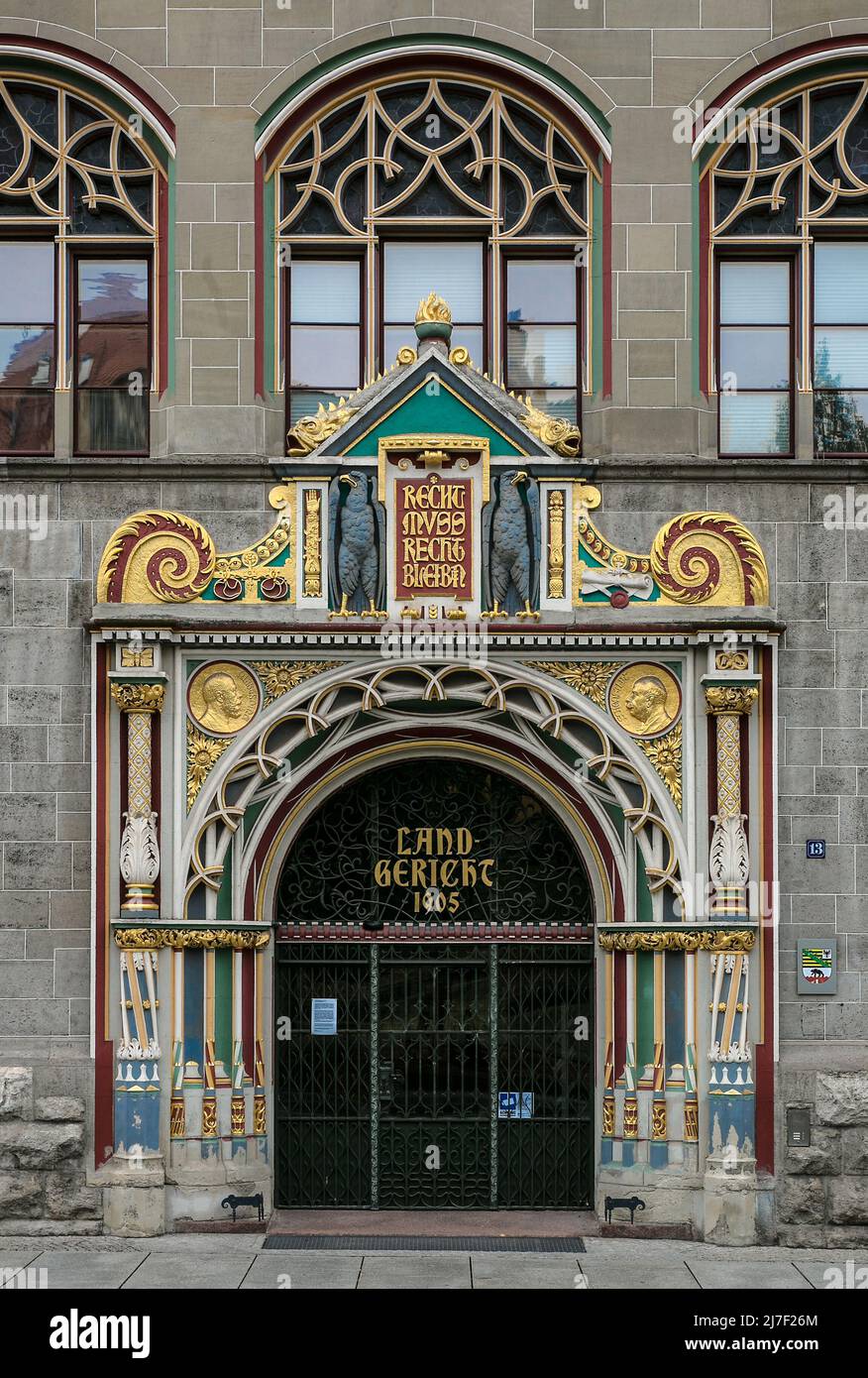 Halle S Landgericht 6450 erbaut 1901-05 von Paul Thoemer (Architektur) und Karl Illert (Ausführung u Details) Hauptportal Foto de stock